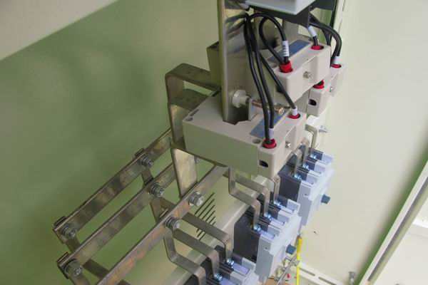 乐清配电柜-应急照明配电柜使用对工作人员的具